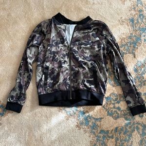 Camo bomber